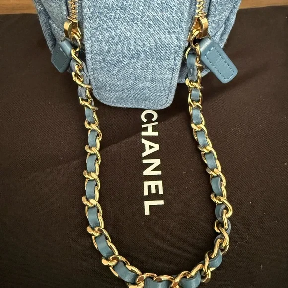 Chanel Blue Quilted Women's Bag - Picture 3 of 8